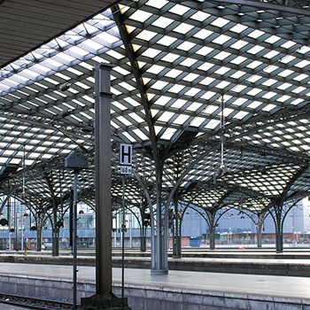 Inteligentny dom: Przyszłość komfortu i bezpieczeństwa w codziennym życiu